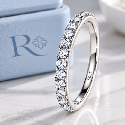 Meia Aliança Classic Moissanite Brilhante em Prata 925 Banhada a Ouro Branco VVS1 Certificada