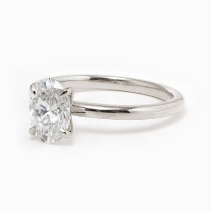 Anel Solitário Elegancy Moissanite Oval em Prata 925 com Banho de Ouro Branco 18k, VVS1 Certificada