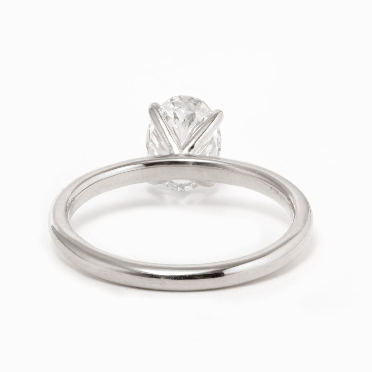 Anel Solitário Elegancy Moissanite Oval em Prata 925 com Banho de Ouro Branco 18k, VVS1 Certificada